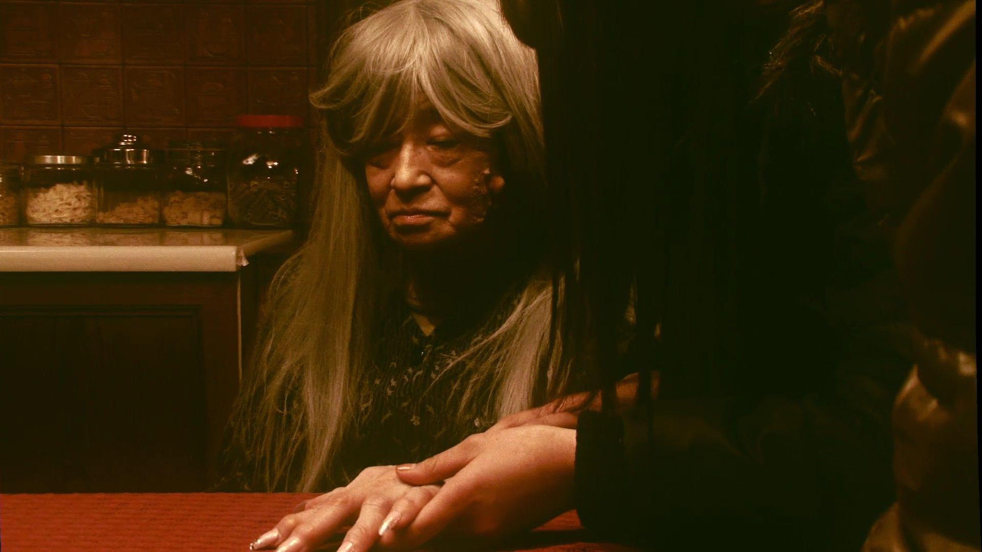 Кадр из фильма Старуха / Kôsoku bâba (2013)