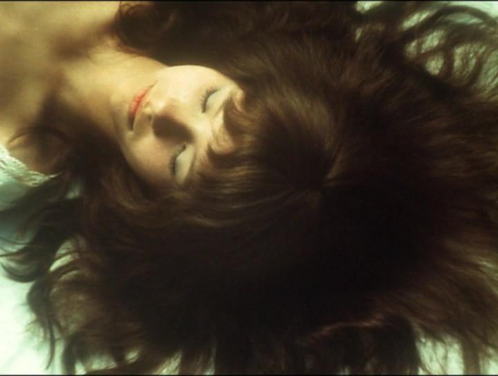 Кадр из фильма Валери и неделя чудес / Valerie a týden divů (1970)