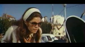 Кадры из фильма Дама в очках и с ружьем в автомобиле / La dame dans l'auto avec des lunettes et un fusil (1970)