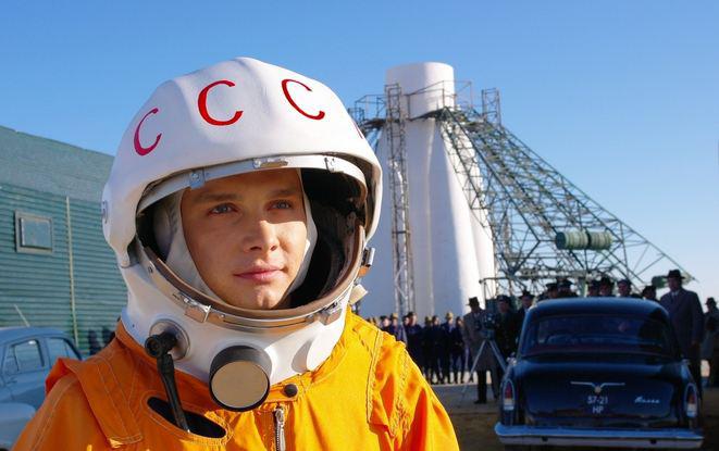 Кадр из фильма Гагарин. Первый в космосе (2013)