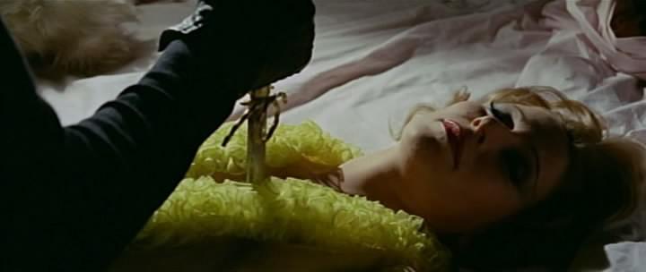 Кадр из фильма Зверь с холодной кровью / La bestia uccide a sangue freddo (1971)