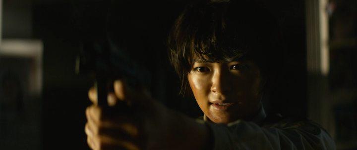 Кадр из фильма Библиотечные войны / Toshokan sensô (2013)