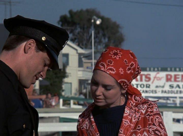 Кадр из фильма Коломбо: Мертвый груз / Columbo: Dead Weight (1971)