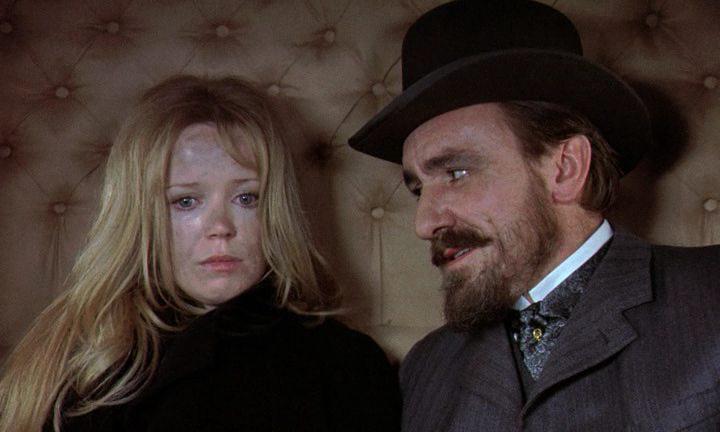Кадр из фильма Руки потрошителя / Hands of the Ripper (1971)