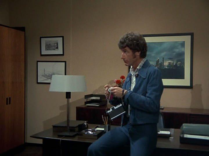 Кадр из фильма Коломбо: Короткое замыкание / Columbo: Short Fuse (1972)