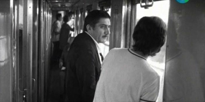 Кадр из фильма Поезд в далекий август (1972)