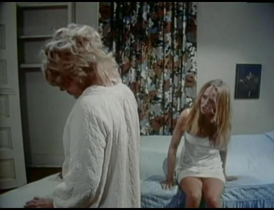 Кадр из фильма Не заглядывайте в подвал / Don't Look in the Basement (1973)