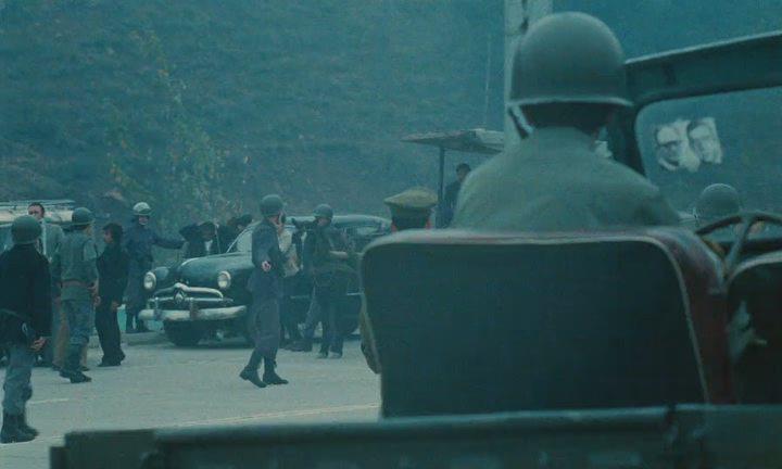 Кадр из фильма Осадное положение / État de siège (1972)