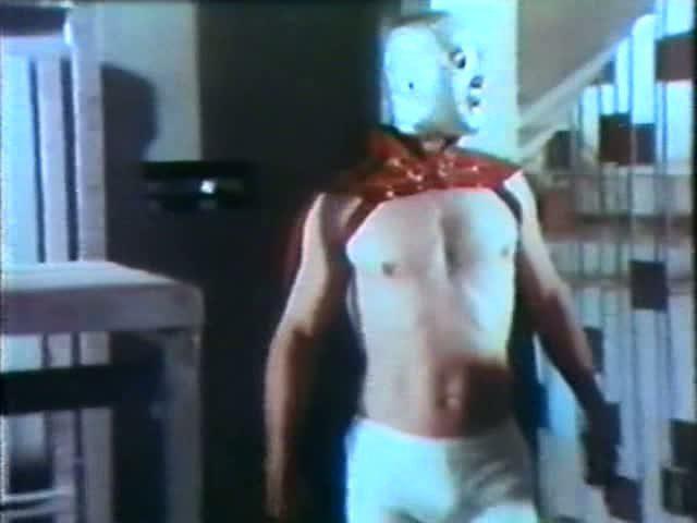Кадр из фильма Три супер героя / Triple 9 (1973)