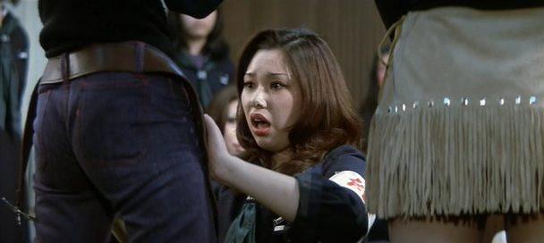Кадр из фильма Ужасная школа для девочек: Линчевание в классе / Terrifying Girls' High School: Lynch Law Classroom (1973)