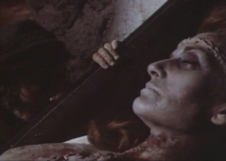 Кадр из фильма Оргия живых мертвецов / La orgía de los muertos (1973)