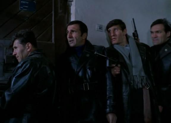 Кадр из фильма Комиссар полиции обвиняет / Un comisar acuză (1974)