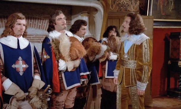 Кадр из фильма Четыре мушкетёра Шарло / Les Quatre Charlots Mousquetaires (1974)