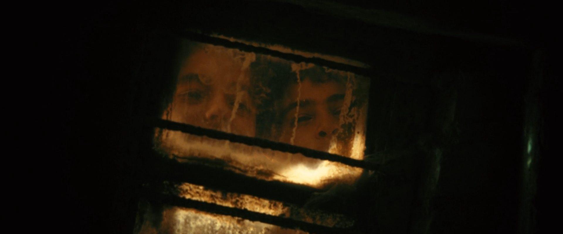 Кадр из фильма Сироты / Bekas (2012)