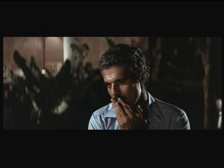 Кадр из фильма Финиковая косточка / The Tamarind Seed (1974)