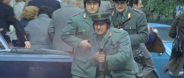 Кадр из фильма Полиция просит помощи / La polizia chiede aiuto (1974)