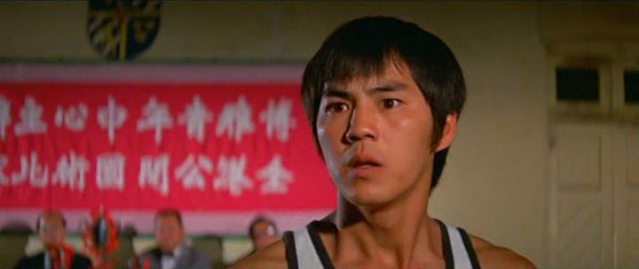 Кадр из фильма Юные влюбленные на летающих колесах / Dian dan che (1974)