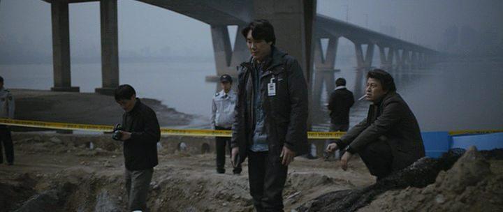 Кадр из фильма Подозреваемый Икс / Yonguija X (2012)