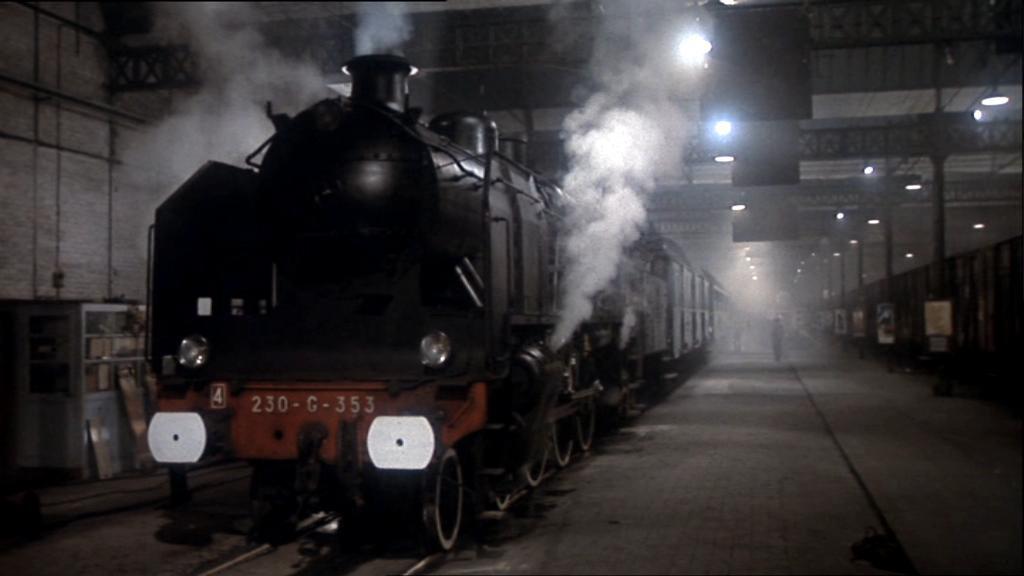 Кадр из фильма Убийство в Восточном экспрессе / Murder on the Orient Express (1974)