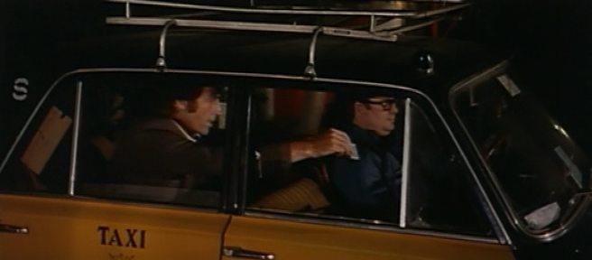 Кадр из фильма Гляди в оба / Gatti rossi in un labirinto di vetro (1975)