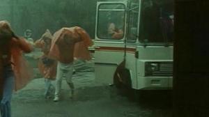 Кадры из фильма Гляди в оба / Gatti rossi in un labirinto di vetro (1975)