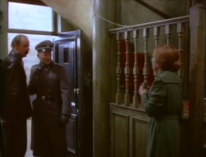 Кадр из фильма Потайное место / The Hiding Place (1975)