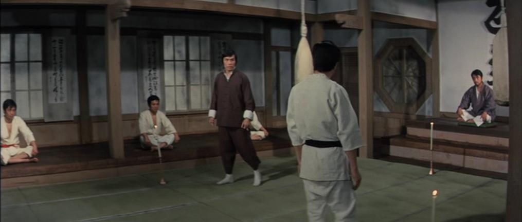 Кадр из фильма Укротители дракона / Nu zi tai quan qun ying hui (1975)