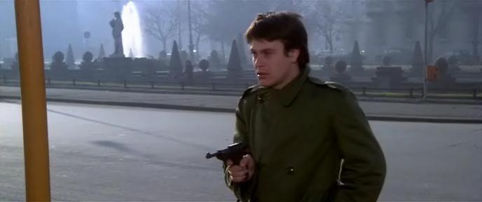 Кадр из фильма Полиция в замешательстве / La polizia ha le mani legate (1975)