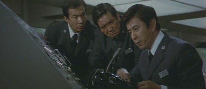 Кадр из фильма 109-й идёт без остановок / Shinkansen daibakuha (1975)