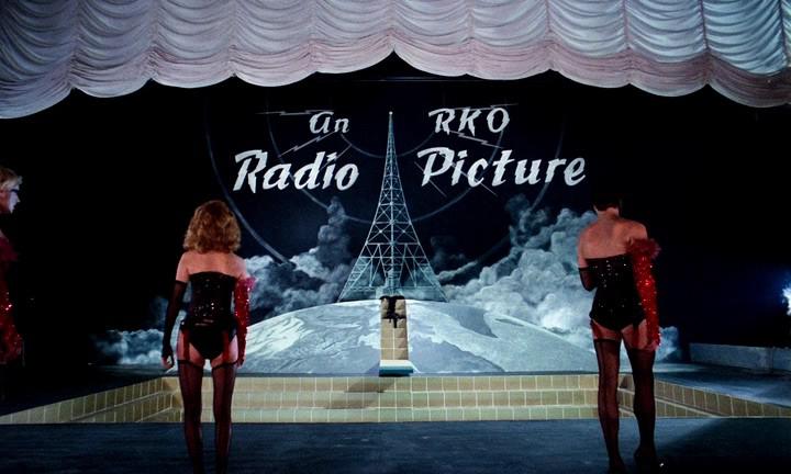 Кадр из фильма Шоу ужасов Рокки Хоррора / The Rocky Horror Picture Show (1975)