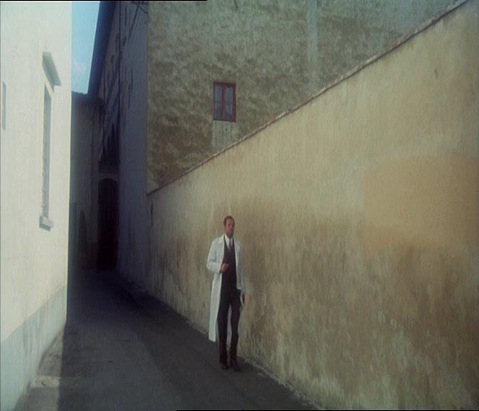 Кадр из фильма По древним ступеням / Per le antiche scale (1975)