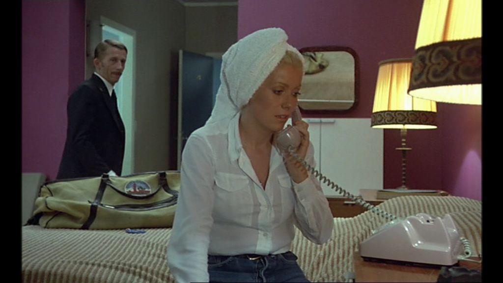 Кадр из фильма Дикарь / Le sauvage (1975)