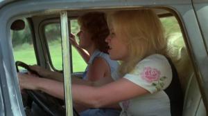 Кадры из фильма Шестизарядная Энни / Sixpack Annie (1975)