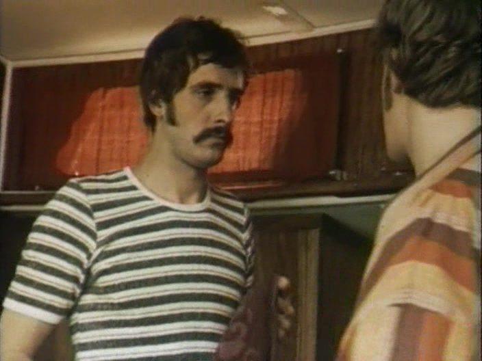 Кадр из фильма Смерть под парусом / Nave zem buras (1976)