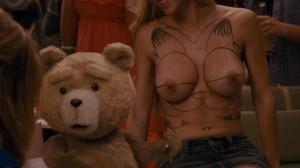 Кадры из фильма Третий лишний / Ted (2012)