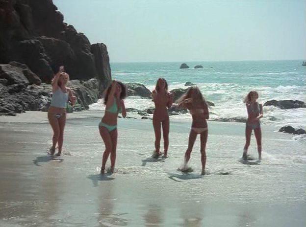Кадр из фильма Девочки с помпонами / The Pom Pom Girls (1976)