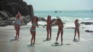 Кадры из фильма Девочки с помпонами / The Pom Pom Girls (1976)