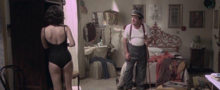 Кадр из фильма Полицейская делает карьеру / La poliziotta fa carriera (1976)