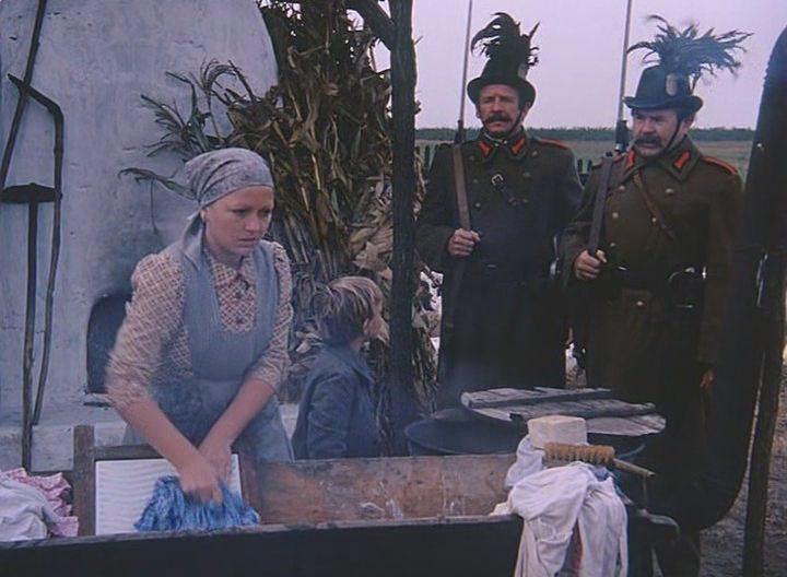 Кадр из фильма Сиротка / Árvácska (1976)