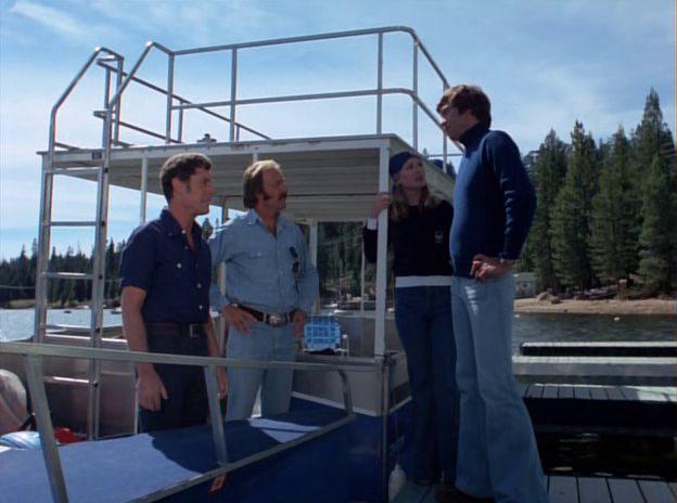 Кадр из фильма Чудовище озера Крейтер / The Crater Lake Monster (1977)