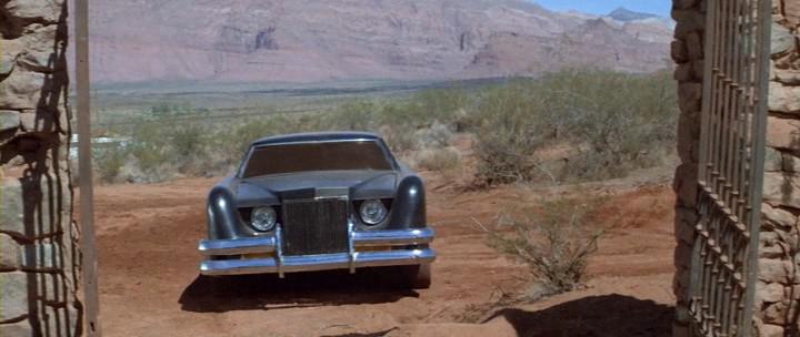 Кадр из фильма Автомобиль / The Car (1977)