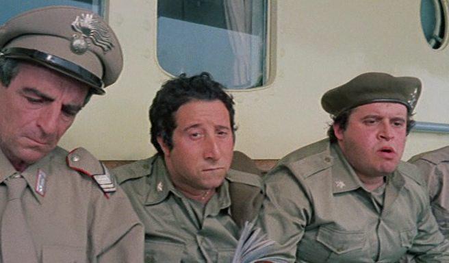 Кадр из фильма Медсестра на военном обходе / La soldatessa alla visita militare (1977)