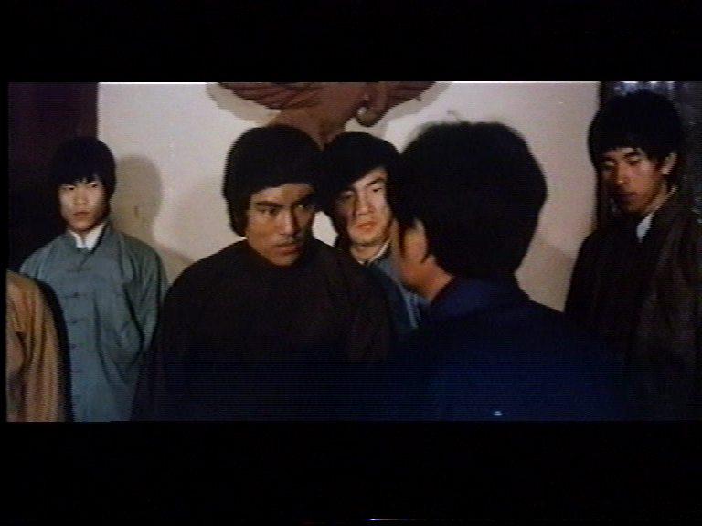Кадр из фильма Последний кулак ярости / Choihui jeongmumun (1977)