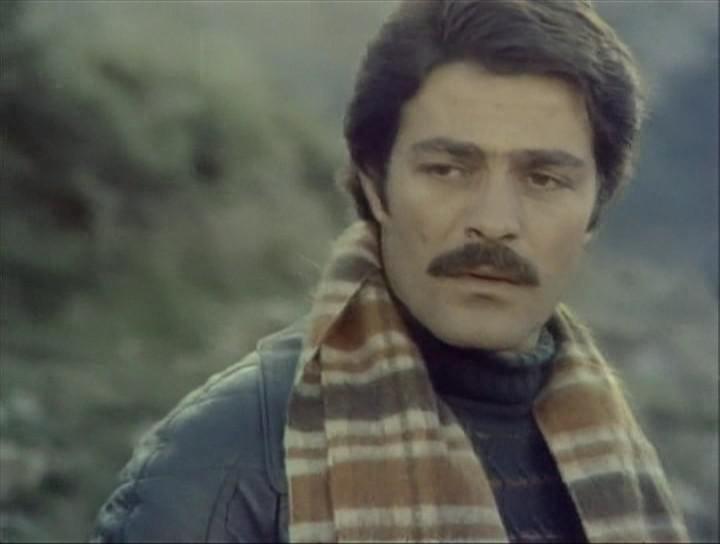 Кадр из фильма Красная косынка / Selvi Boylum Al Yazmalim (1978)