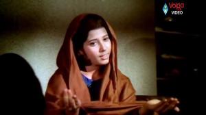 Кадры из фильма Океан милости / Karunamayudu (1978)