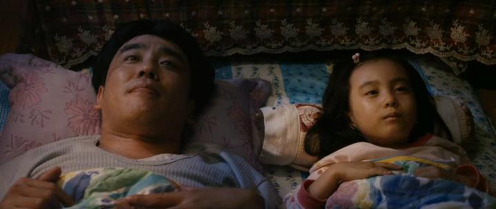 Кадр из фильма Чудо в камере №7 / 7beonbangui seonmool (2012)