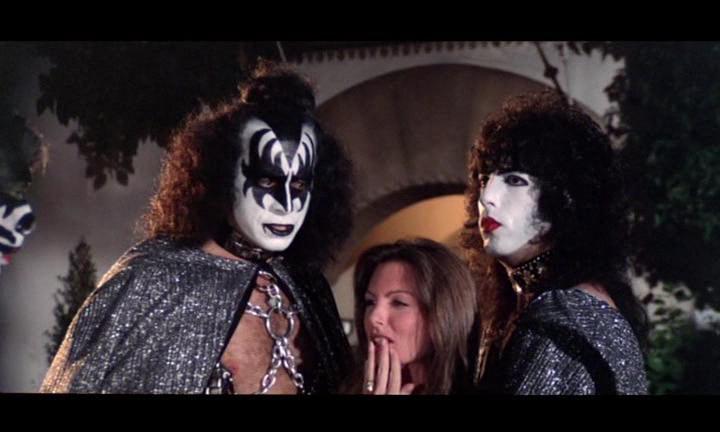 Кадр из фильма КИСС встречают привидение парка / KISS Meets the Phantom of the Park (1978)