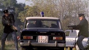 Кадры из фильма Стеснительный полицейский / Un poliziotto scomodo (1978)