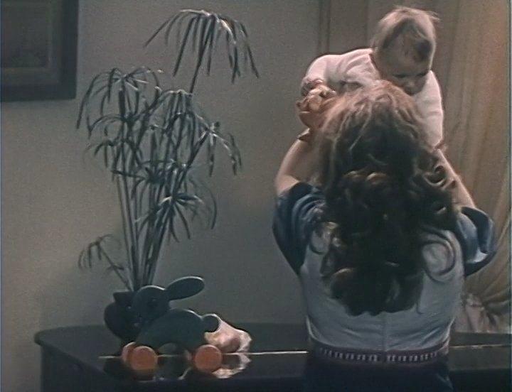 Кадр из фильма Женщина, Которая Поёт (1979)