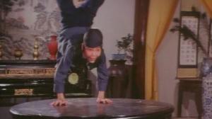 Кадры из фильма Спящий кулак / Shui quan guai zhao (1979)
